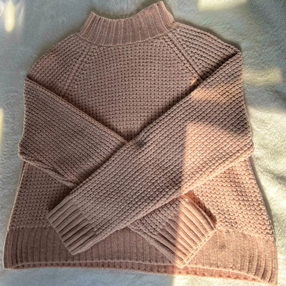 H&M light blush pink knit turtleneck sweater